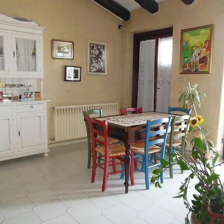 Alojamento de Acomodação e Pequeno-almoço La Cascina Nel Frutteto *